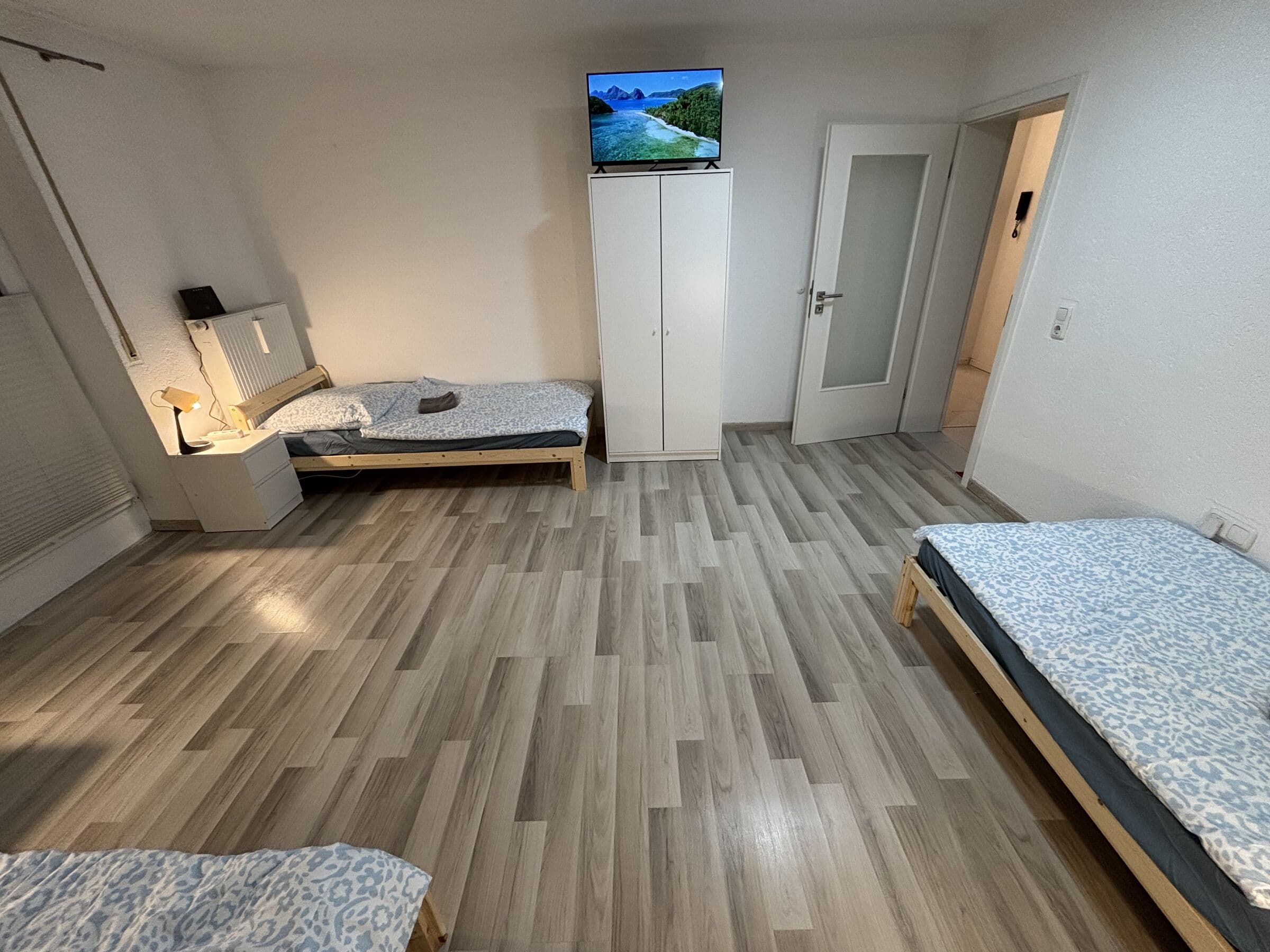 Wohnung mit Terrasse direkt an der Autobahn in Eching, Foto 1 von 10
