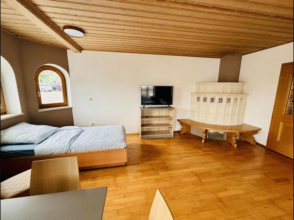 Große Wohnung mit drei Schlafzimmern und Balkon in Kirchdorf an der Amper, Foto 1 von 19