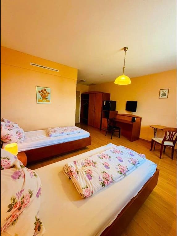 Apartments mit Einzel- und Doppelzimmern für bis zu zwölf Personen in Wolnzach, Foto 2 von 7