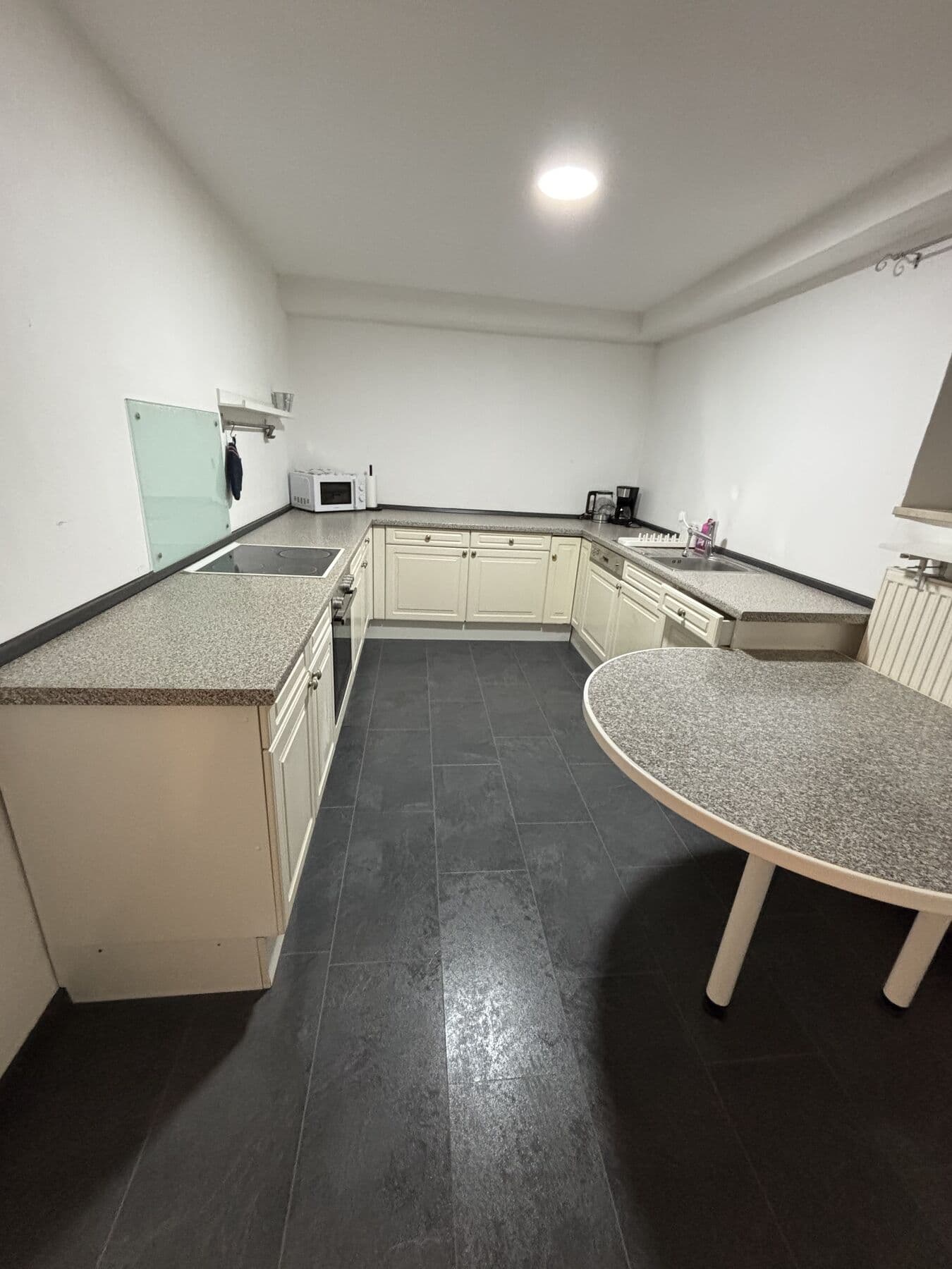 Wohnung mit Terrasse direkt an der Autobahn in Eching, Foto 3 von 10