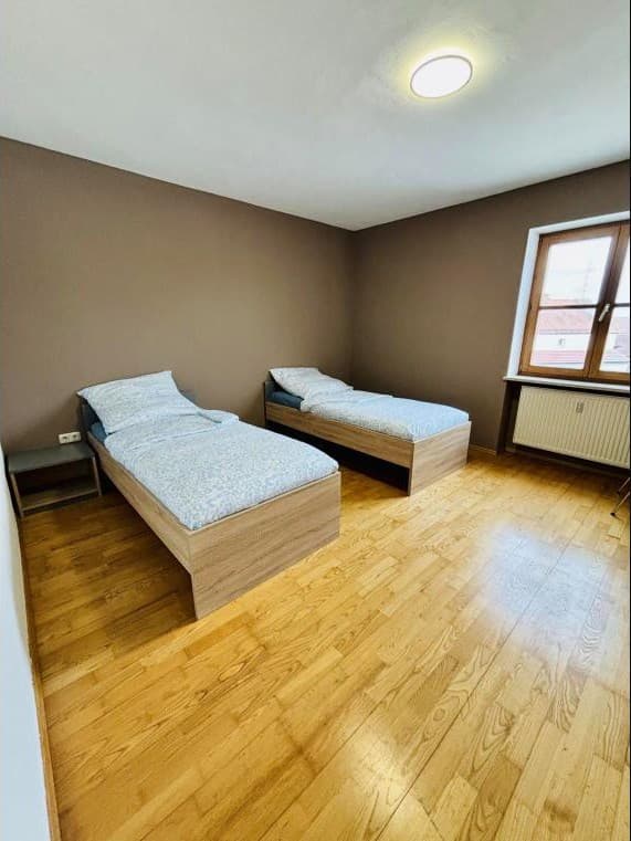 Große Wohnung mit drei Schlafzimmern und Balkon in Kirchdorf an der Amper, Foto 3 von 19